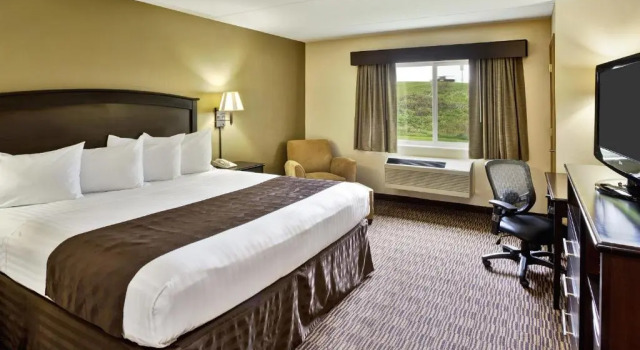 Номер Standard AmericInn by Wyndham Beaver Dam