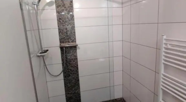 Traumhafter Seeblick: Ferienwohnung "Am Atoll", Prenota Hotel Hotel a Tirolo con parcheggio, Parcheggio