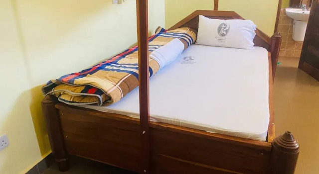 Номер Economy с балконом и с видом на озеро St Pauls Center buhabhugali, Kigoma