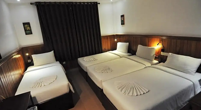 Четырёхместный номер Standard Yellow Hostel