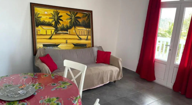 Charmant appartement coloré proche de la plage, Rezerwuj Apartament Hotele w Basse-Terre z parkingiem, Parking