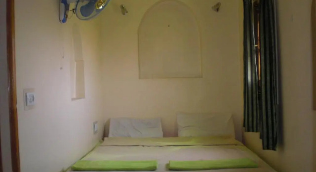 Полулюкс El Fayrouz Hotel