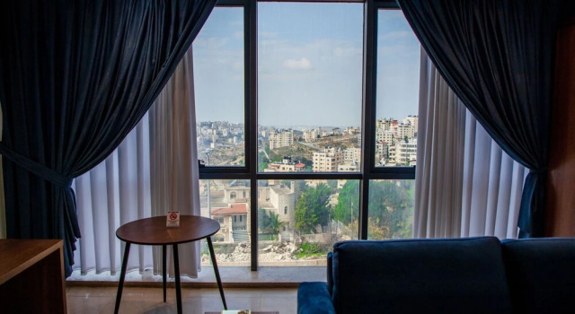 Al-Istiklal Suites, Boek Appartementenhotel Hotels in Ramallah met parkeren, in de buurt van UNESCO Ramallah Office, Parkeren