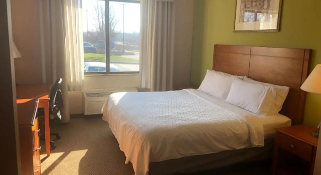 Люкс Holiday Inn Express Hotel & Suites Lansing-Dimondale by IHG