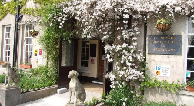 Ty Newydd Country Hotel, Забронировать Отель Абердэр Brecon Beacons