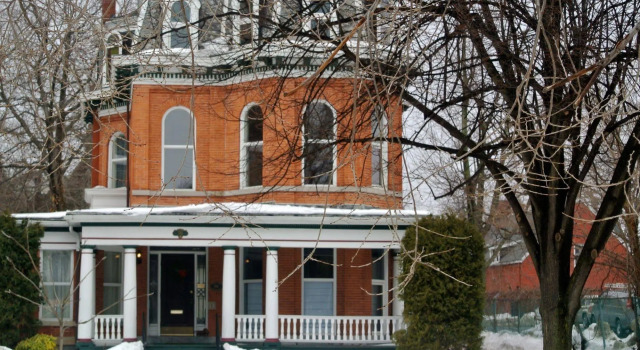 Oscar's Bed & Breakfast, Book Hotel Buffalo Buffalo