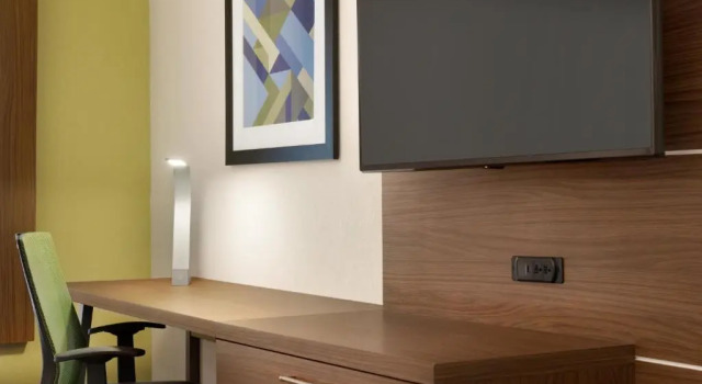Люкс Holiday Inn Express & Suites-Cincinnati South - Wilder by IHG
