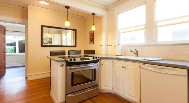 Коттедж Sweet Home Columbia 3 Bedrooms 2 Bathrooms Home