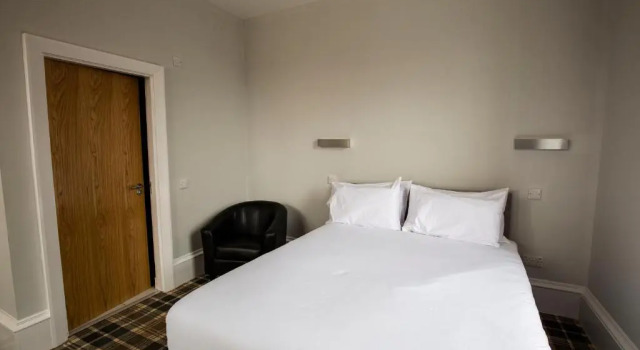 Crown Court Hotel & Bar.