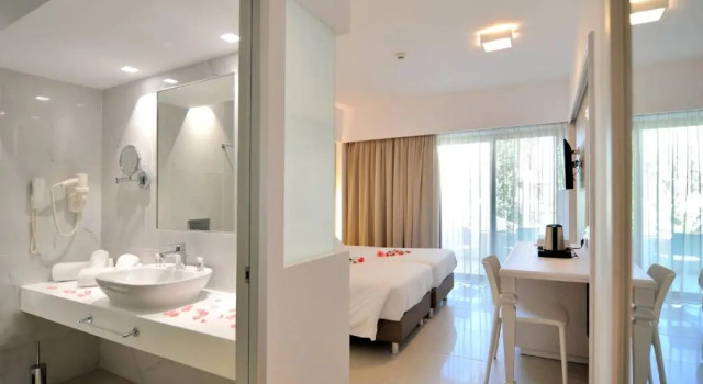 Трёхместный номер Standard с видом на сад Apollon Hotel