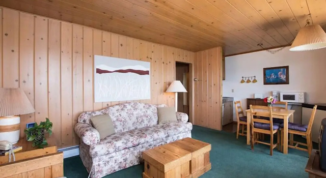 Holiday House, Забронировать Гостевой дом Тахо-Виста Норт-Лейк-Тахо