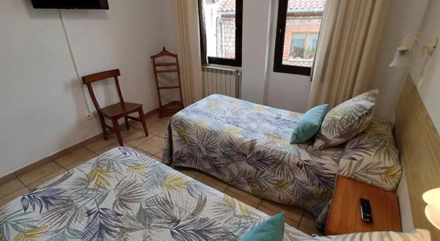 Hostal Royuela, Book Hotel Hotels in Aragon with Parking, Parking