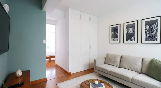 Lovely 2BR with Balcony in Miraflores, Забронировать Отель Бизнес-отели Мирафлореса, 4* 5*