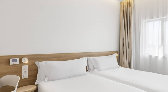 B&B HOTEL Covilhã, Забронировать Отель «постель и завтрак» Отели Ковильян 3 звезды, рядом с University of Beira Interior, 3*