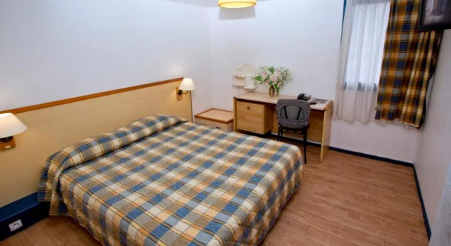 Люкс Hipotel Paris Marne La Vallée