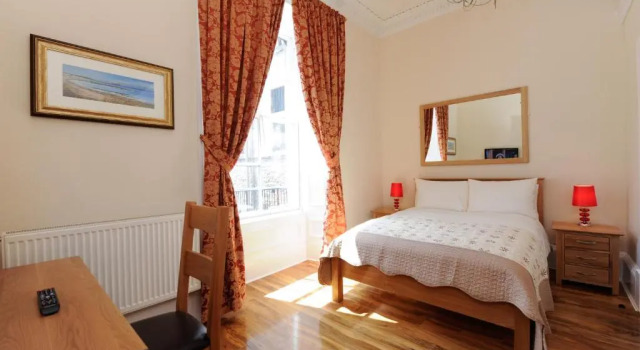 Люкс Superior Edinburgh City Suites