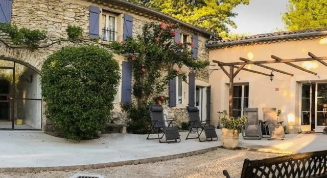 Holiday Home Rue du Pont, Book Hotel Hoteller i Rhône-Alps med pool, Swimmingpool