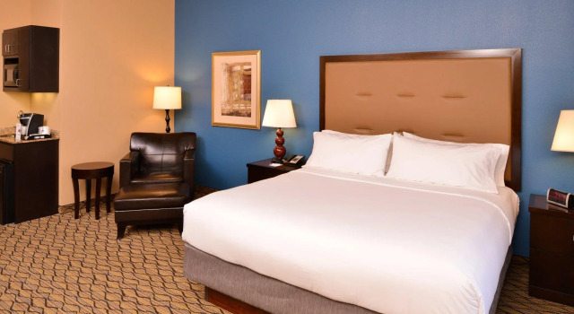 Двухместный номер Standard Holiday Inn Express & Suites Wichita Falls by IHG