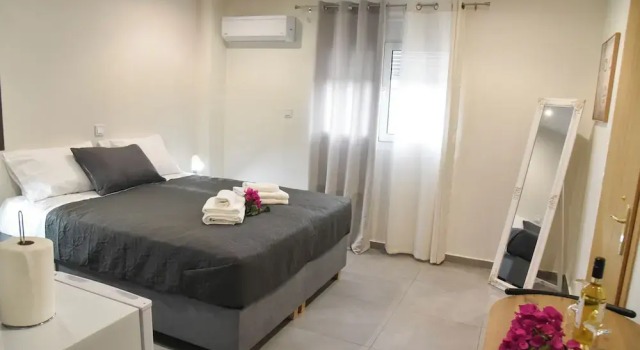 Aloha Inn, Забронировать Отель «постель и завтрак» Луца Спата - Артемида
