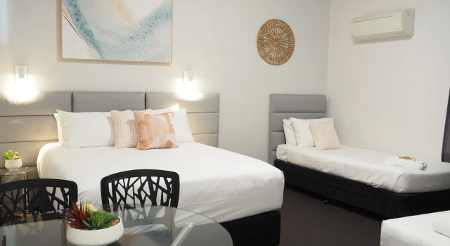 Четырёхместный номер Deluxe The Esplanade Motel