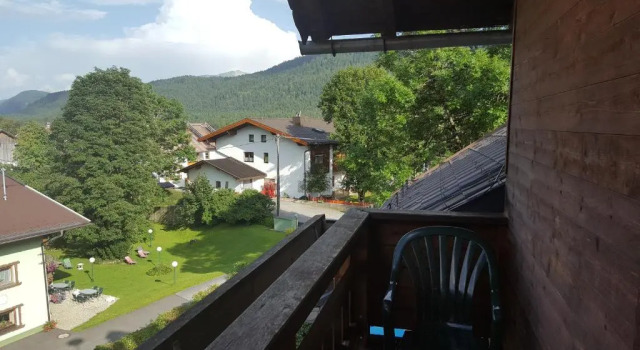 Четырёхместный номер Standard с балконом Hotel Gasthof Gaistal