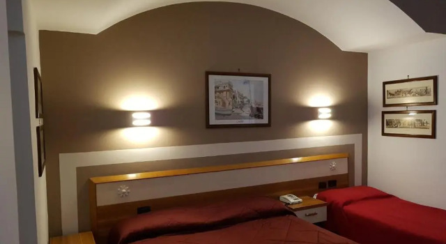 Трёхместный номер Standard Hotel Mediterraneo