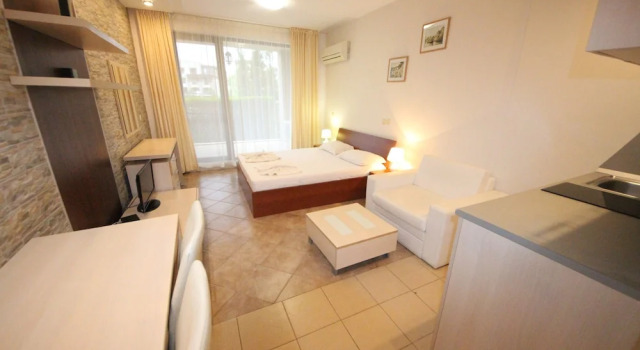 Студия Deluxe с красивым видом из окна Menada Kavaci Sozopol Apartments