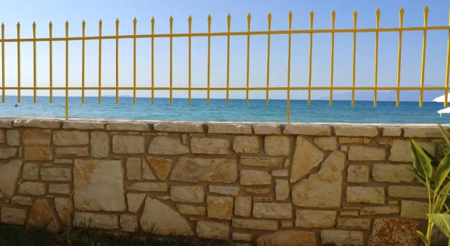 Коттедж Nikotsaras beach house since 1930