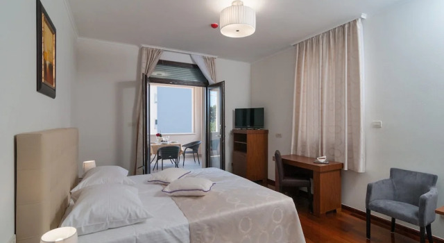 Luxury Rooms near Beach 2