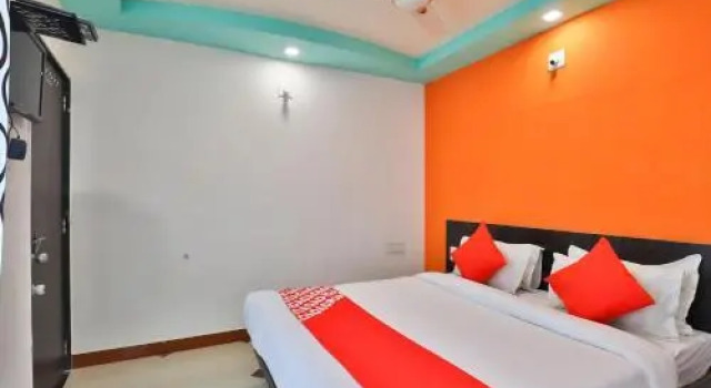 Hotel Shree by OYO Rooms