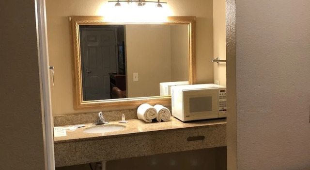 Четырёхместный номер Standard Valley Inn