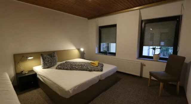 Nadines Ferienwohnung, Забронировать Отель Крефельд Lower Rhine