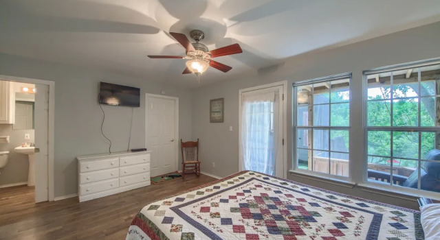 Guadalupe River Retreat RR 1324 4 Bedroom Home by RedAwning