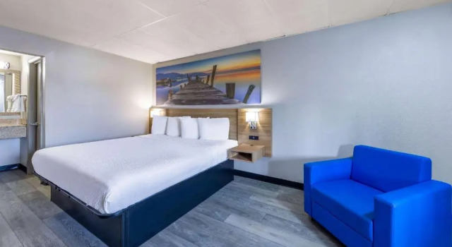 Номер Standard Days Inn by Wyndham Fredericksburg North