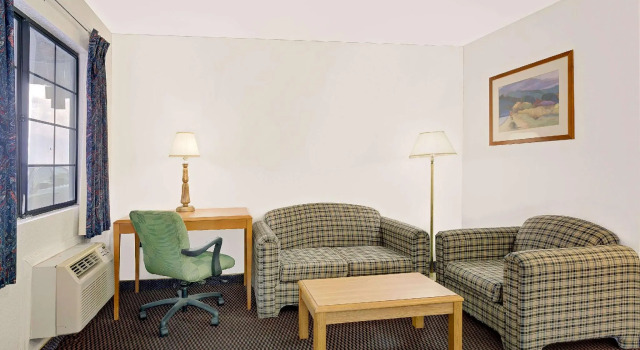Двухместный люкс Days Inn & Suites by Wyndham Needles