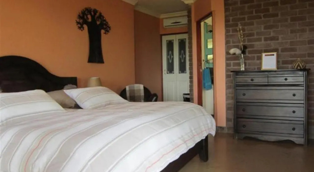 Люкс Executive Marula Cottage Guest Lodge