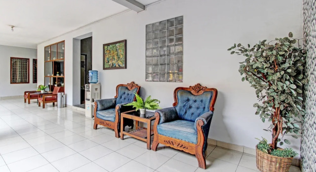 Super OYO Capital O 93240 Candra Dewi Hotel