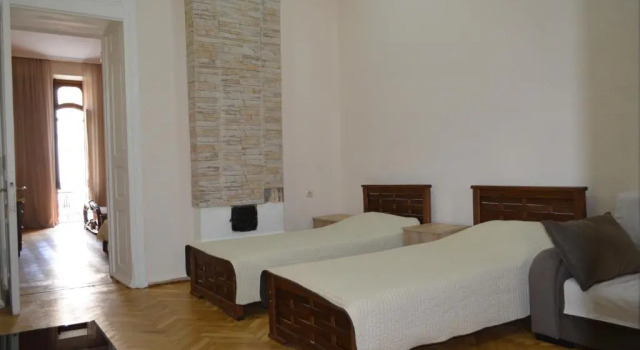 Sweet Home Agmashenebeli, Забронировать Апартаменты/квартира Чугурети Тбилиси, рядом с Tеатр имени Марджанишвили