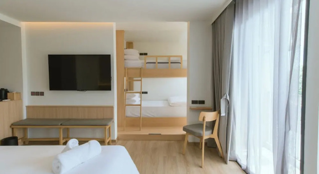 Семейный номер Standard с балконом PAAK Hotel Suvarnabhumi