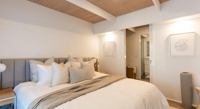 Sol Coastal Retreat - Outdoor Spa and Sauna, Book Resort Resort Hotels in Melbourne Region, Resort