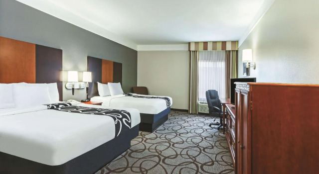 Четырёхместный номер Standard La Quinta by Wyndham Granbury