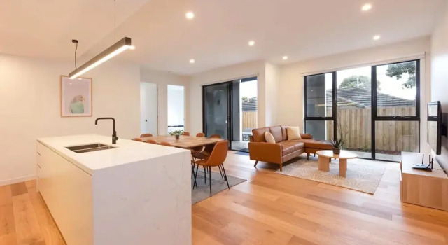 Stylish 3 Bedroom With Free Parking