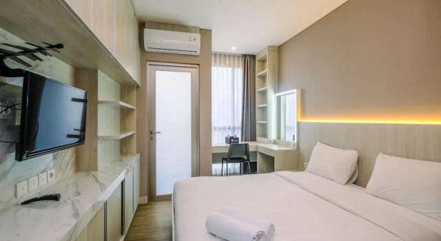 Студия Fancy And Well Appointed Studio At Ciputra World 2 Apartment