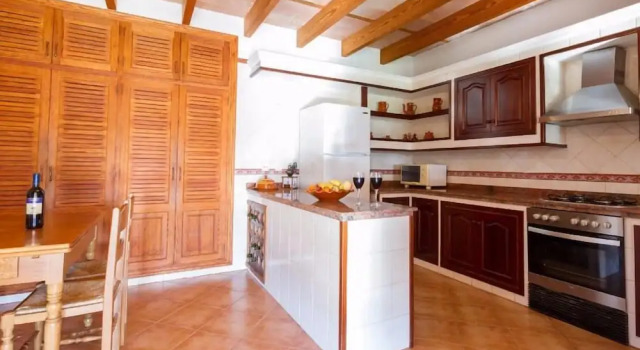 3 makuuhuonetta Villa Villa Can Pedro