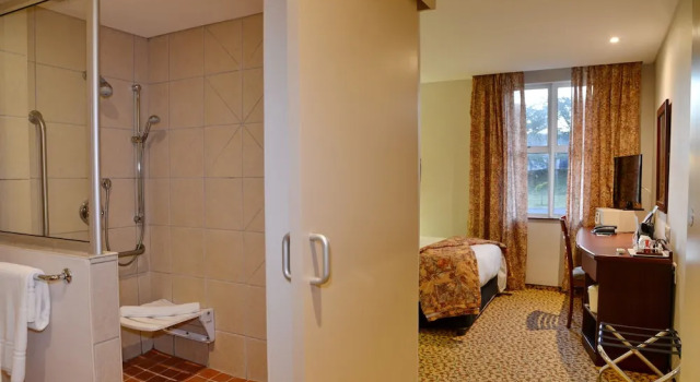 Двухместный номер Standard c 1 комнатой Town Lodge George