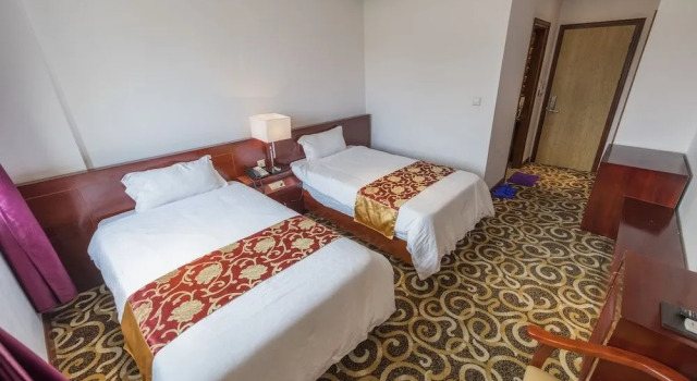Hoang Trung Hotel, Boek Hotel Co To Quang Ninh