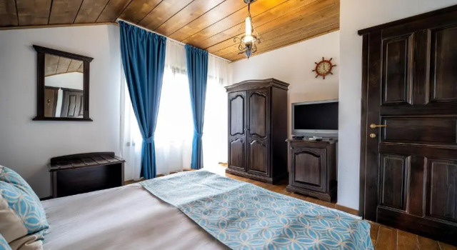 Двухместный номер Standard с балконом и с красивым видом из окна Hotel Complex Zlatnata Ribka