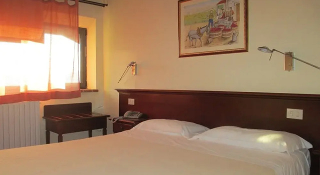 Colle di Costa, Book Hotel Hotels in Labro with Parking, Parking