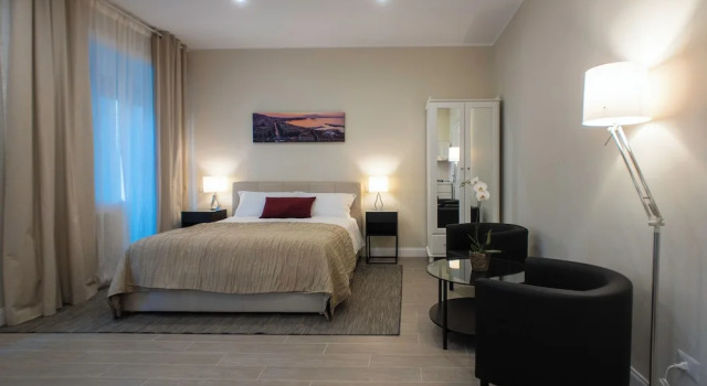 Люкс Comfort с видом на внутренний двор SILIA HOUSE Napoli Centro