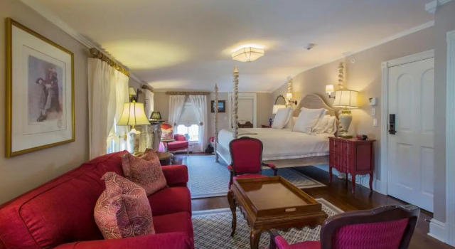 Полулюкс Saybrook Point Resort & Marina